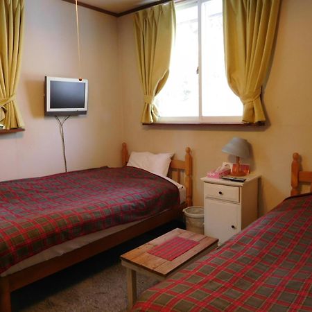 Country Lodge Farmstay Hakuba Bagian luar foto