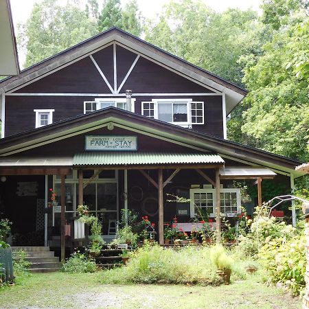 Country Lodge Farmstay Hakuba Bagian luar foto