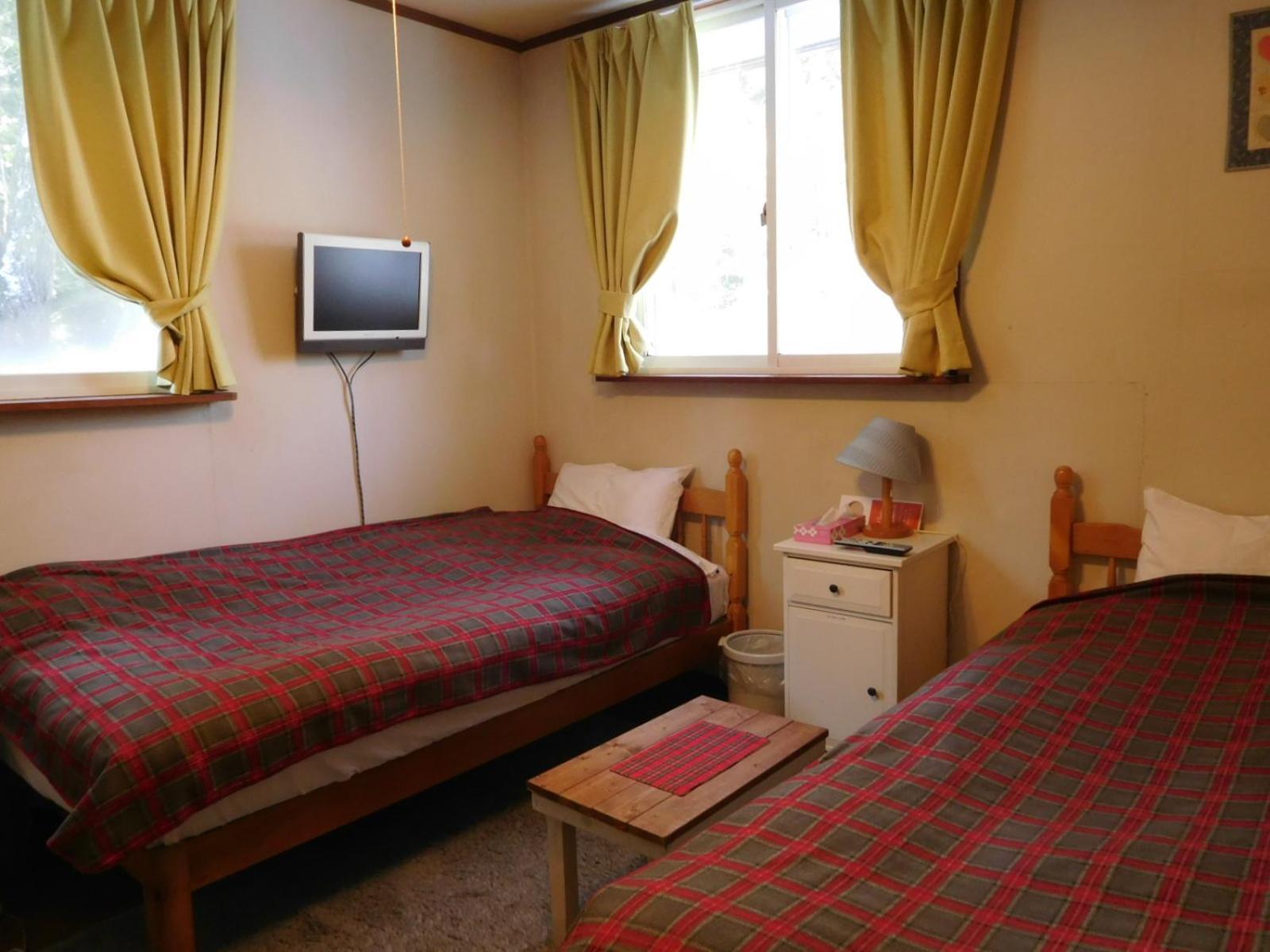 Country Lodge Farmstay Hakuba Bagian luar foto